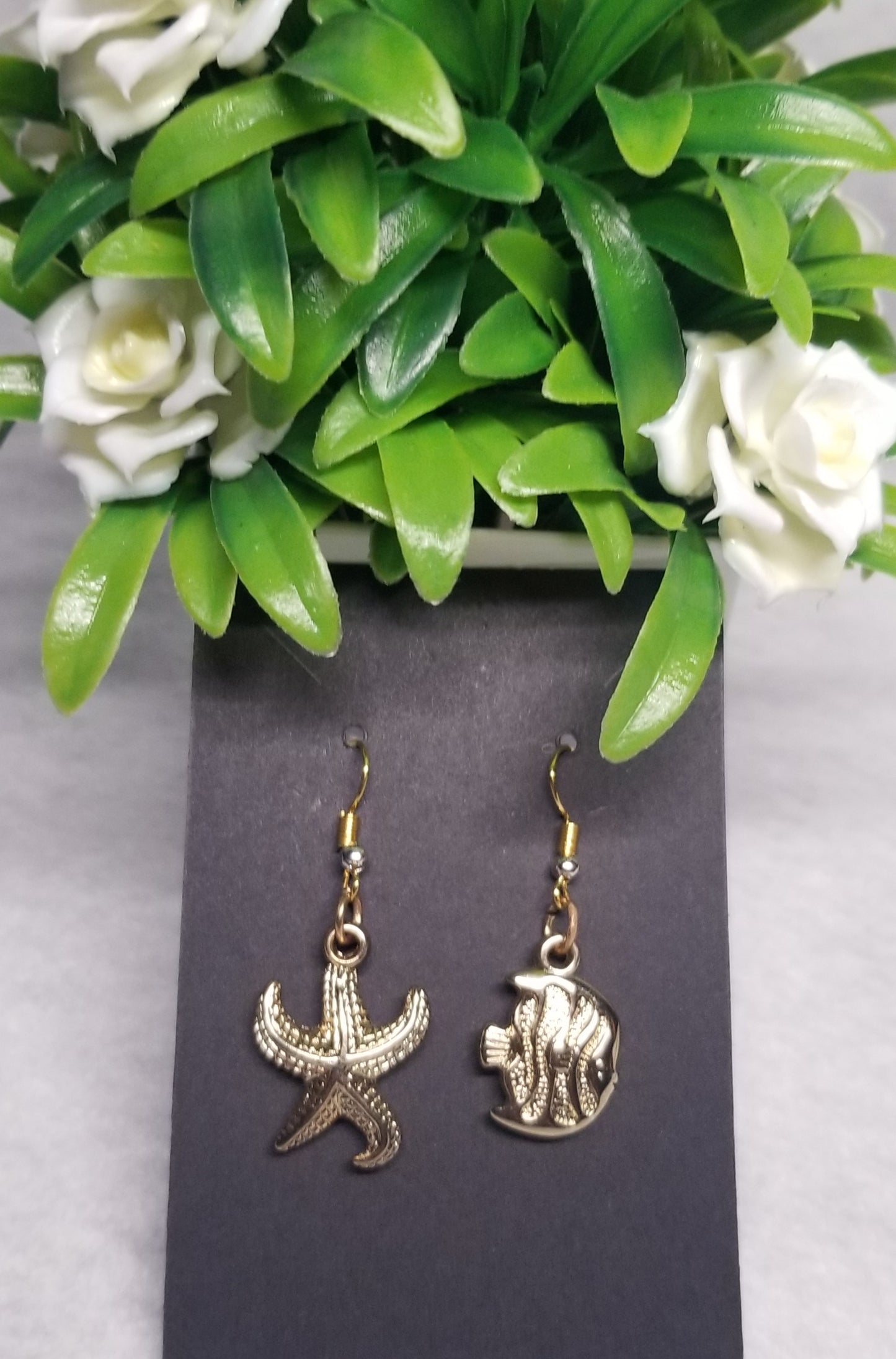 Sea Themed Gold Earrings - Starfish and Flounder