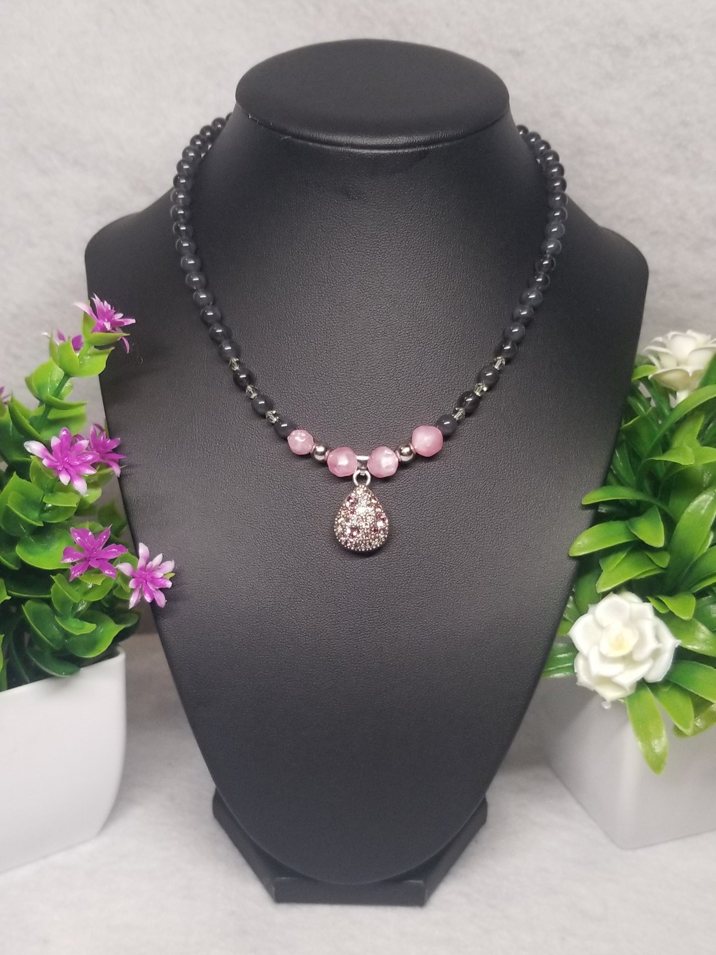 Black and Pink Beaded Necklace