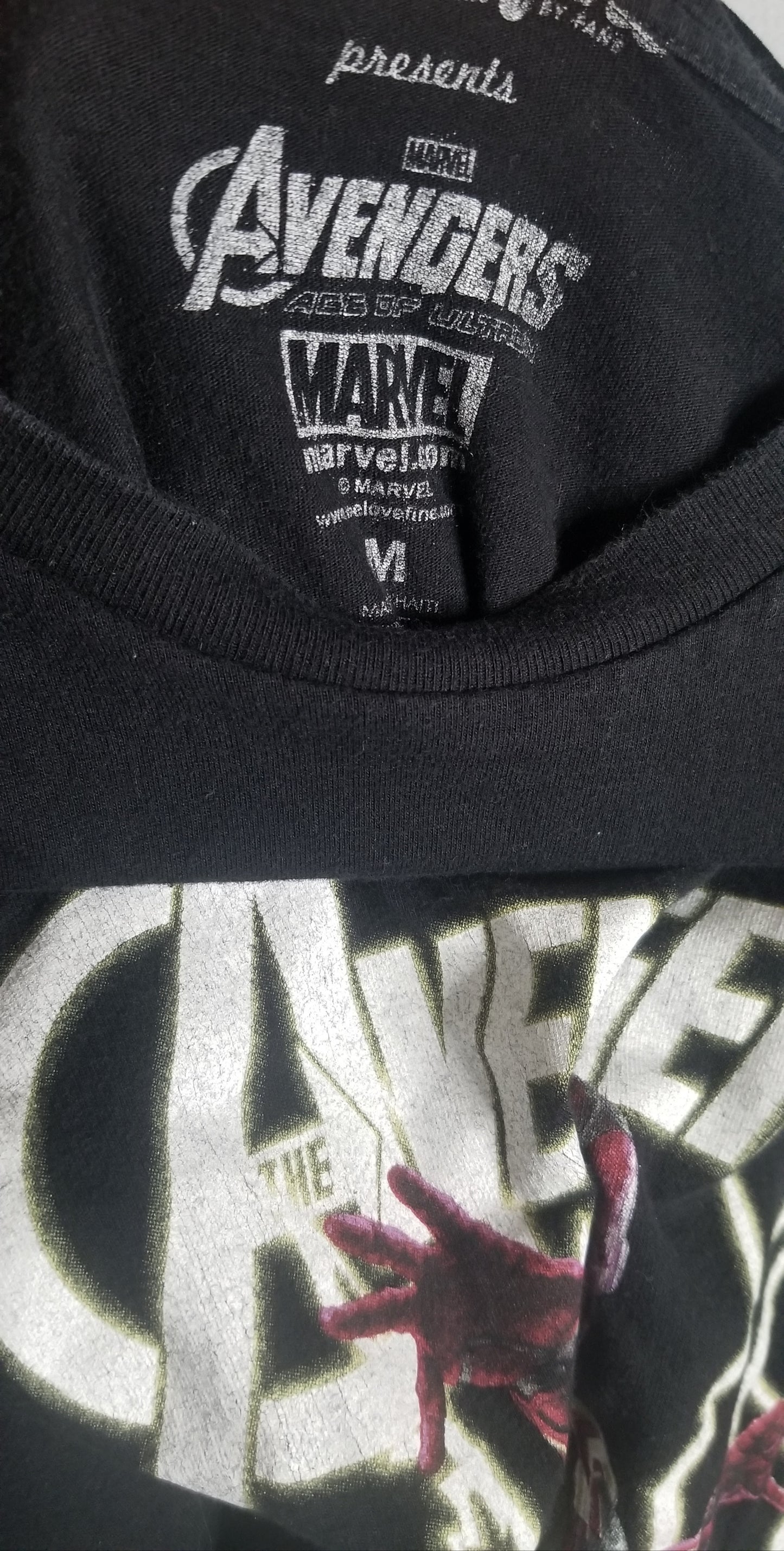 Avengers T-shirt Size M