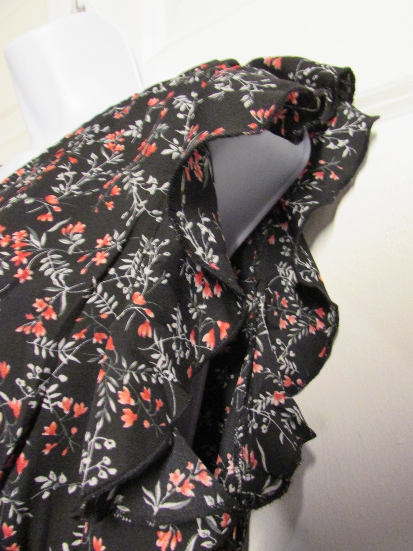 Black Floral Crop Top with Tie in the Back - Womens' size XL