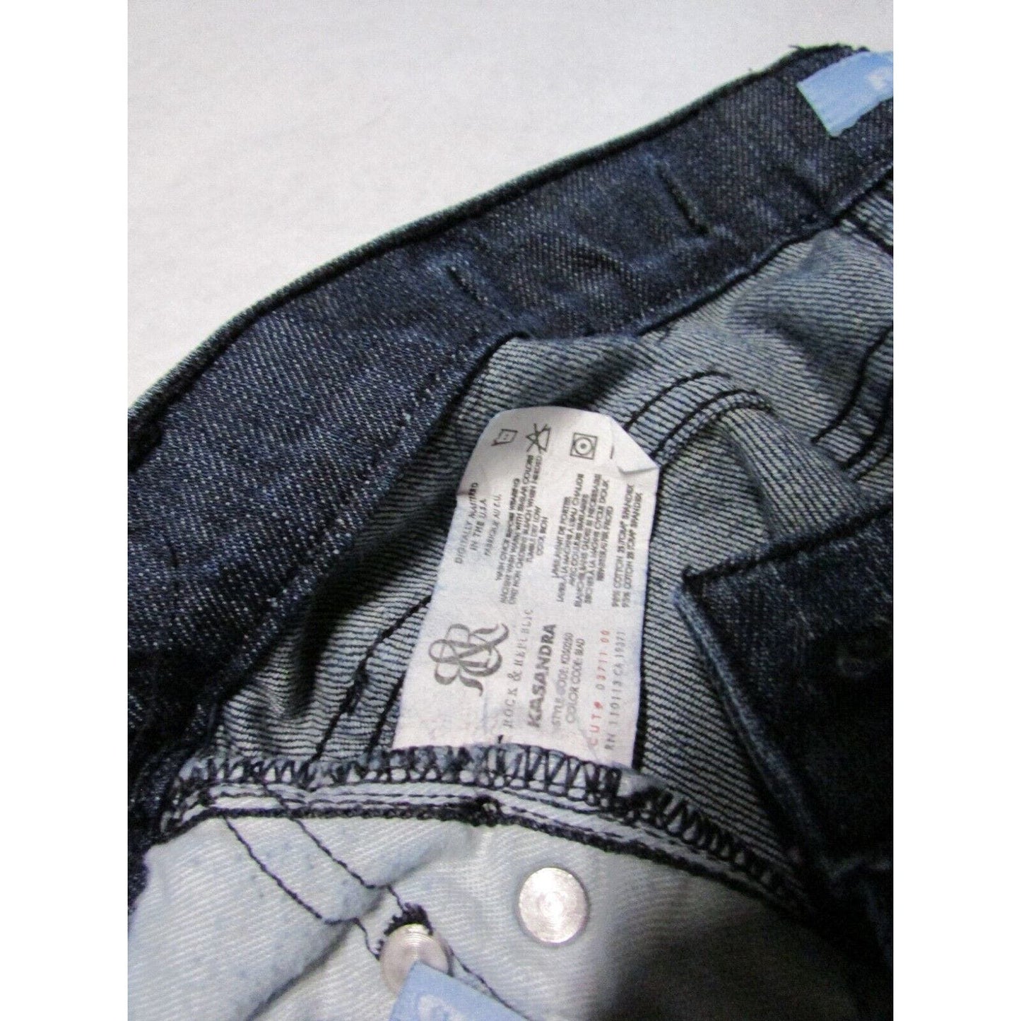 Rock & Republic Cuffed Capri Stretch Denim Dark Blue - Women's Size 25