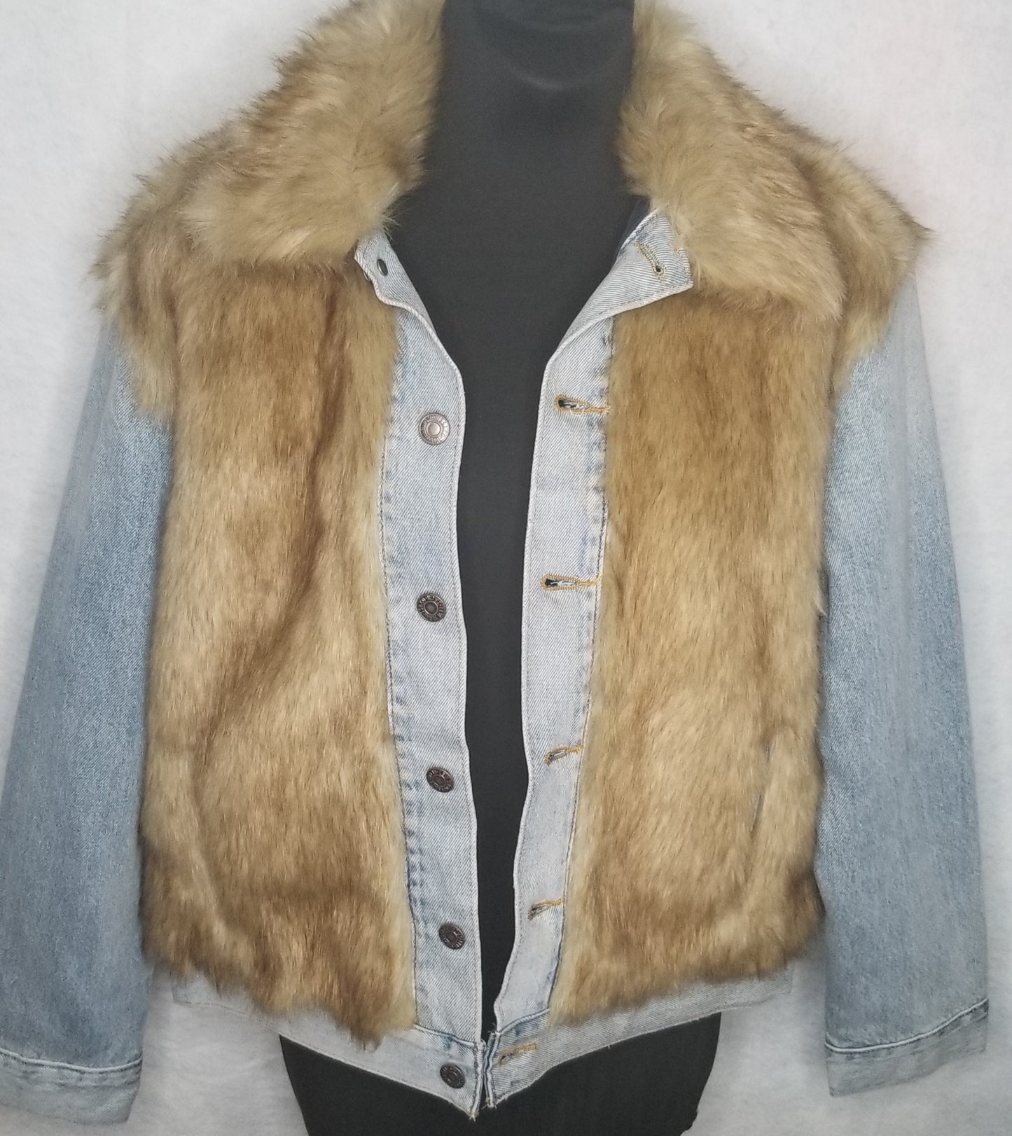 Levi's Jean Jacket With Faux Fur Size small