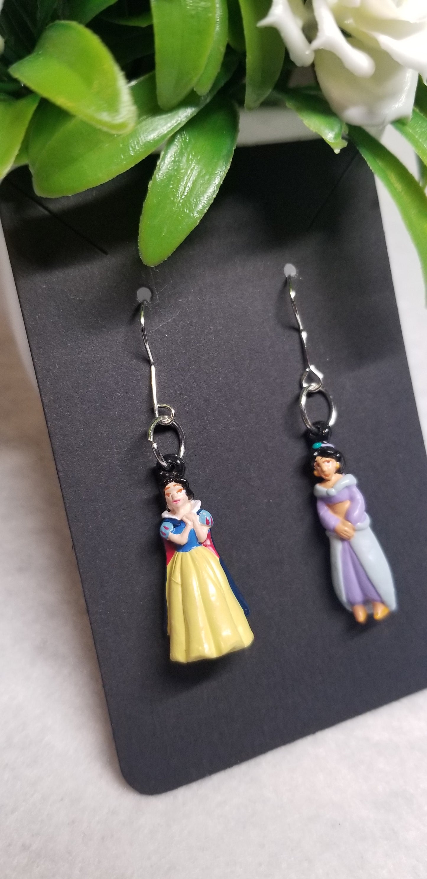 Disney Princess Snow White and Jasmine Dangle Earrings