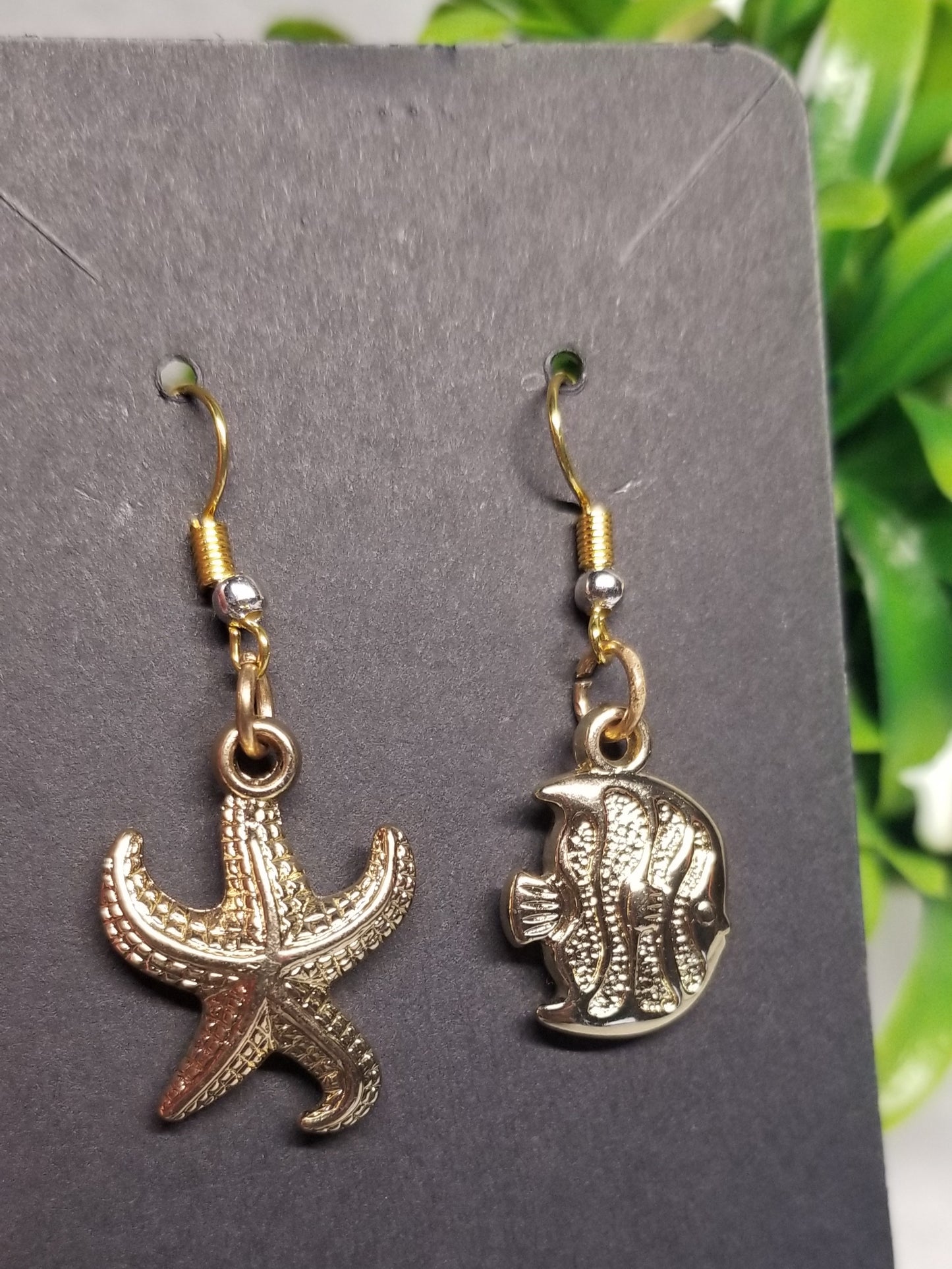 Sea Themed Gold Earrings - Starfish and Flounder