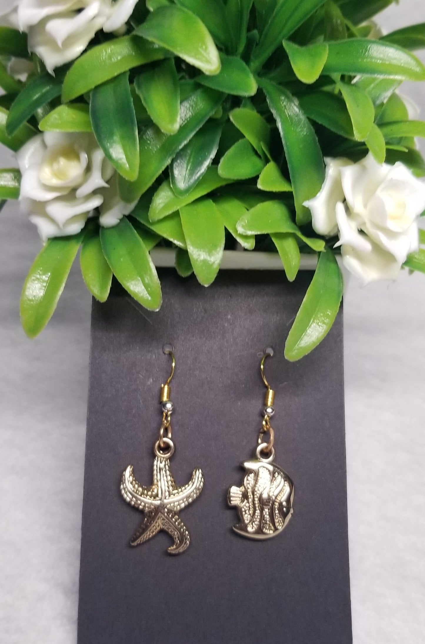 Sea Themed Gold Earrings - Starfish and Flounder