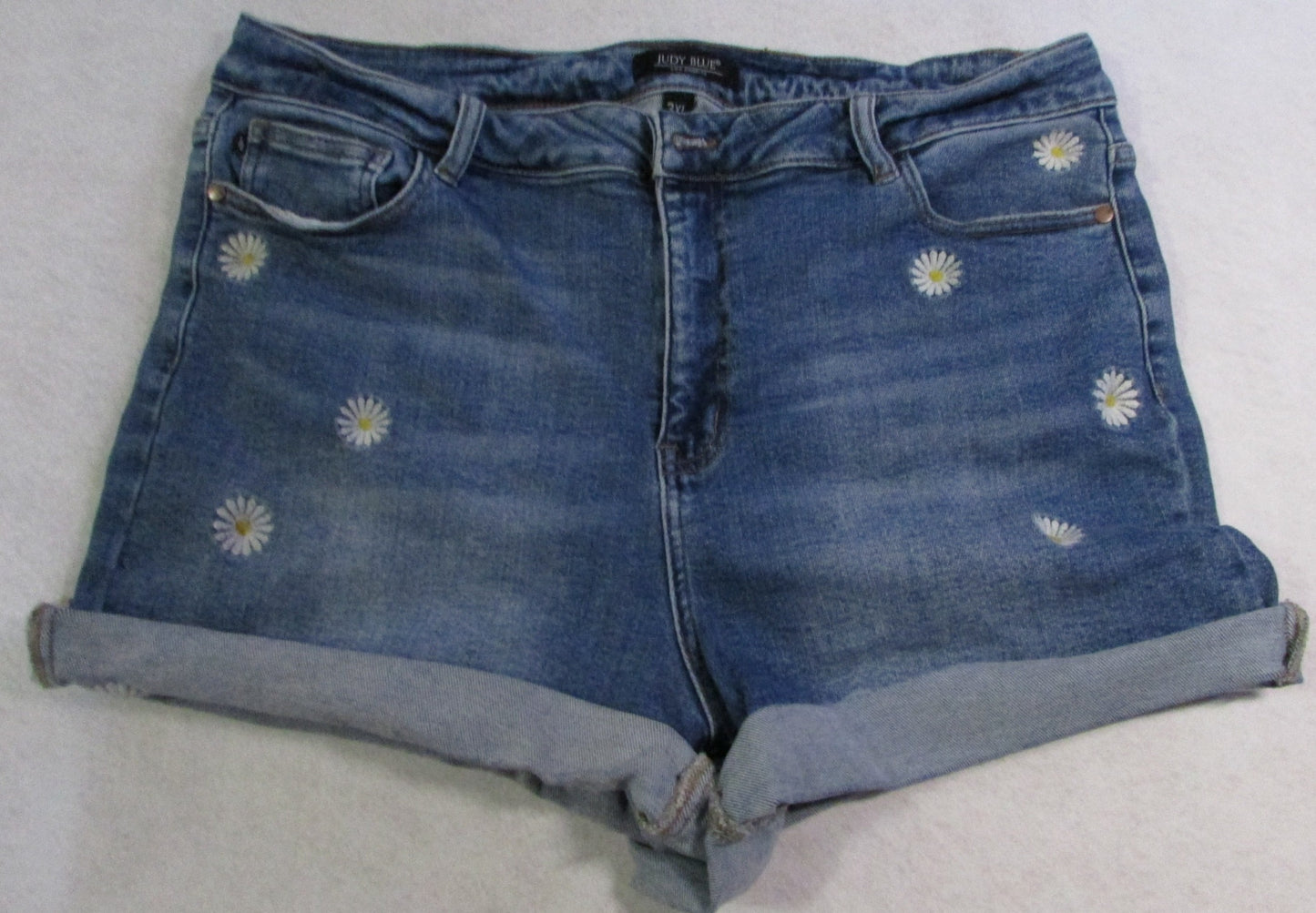 Judy Blue Denim Shorts with Embroidered Daisy Flowers - Size 3XL