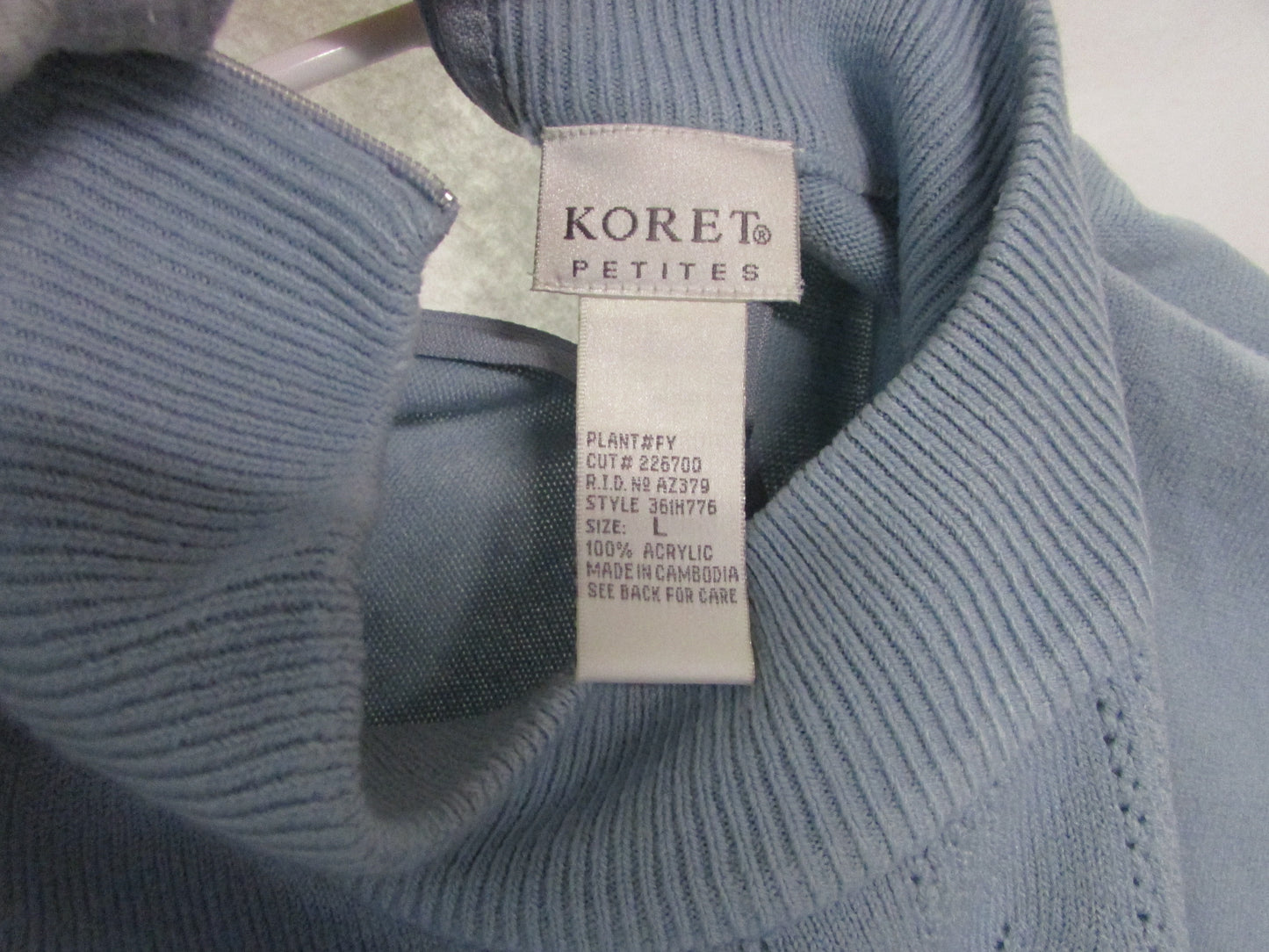 Koret Petites Woman's Light Blue Sweater Size L