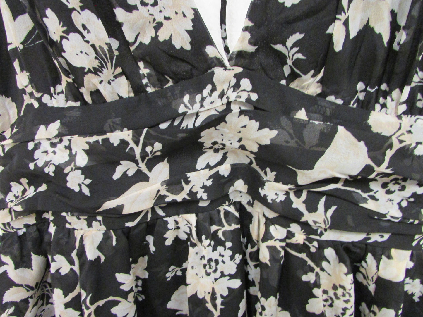 Abercrombie & Fitch Black and White Floral Dress - Women's Medium