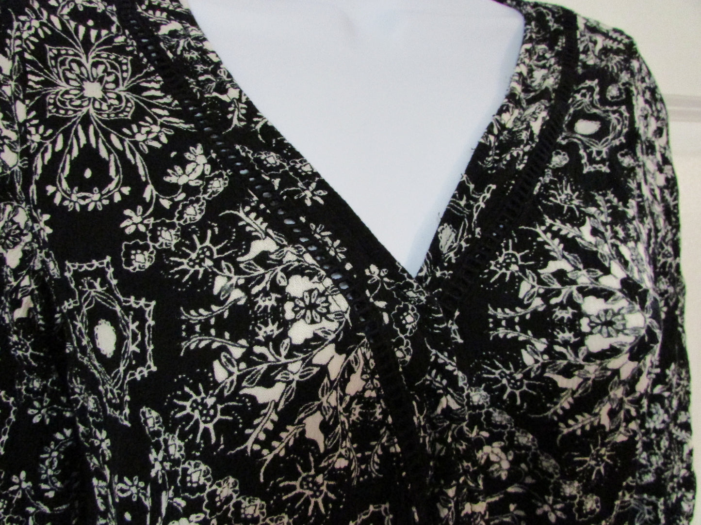 Xhiliration Crop Top with Black Floral Pattern and Bell Sleeves Women's size S