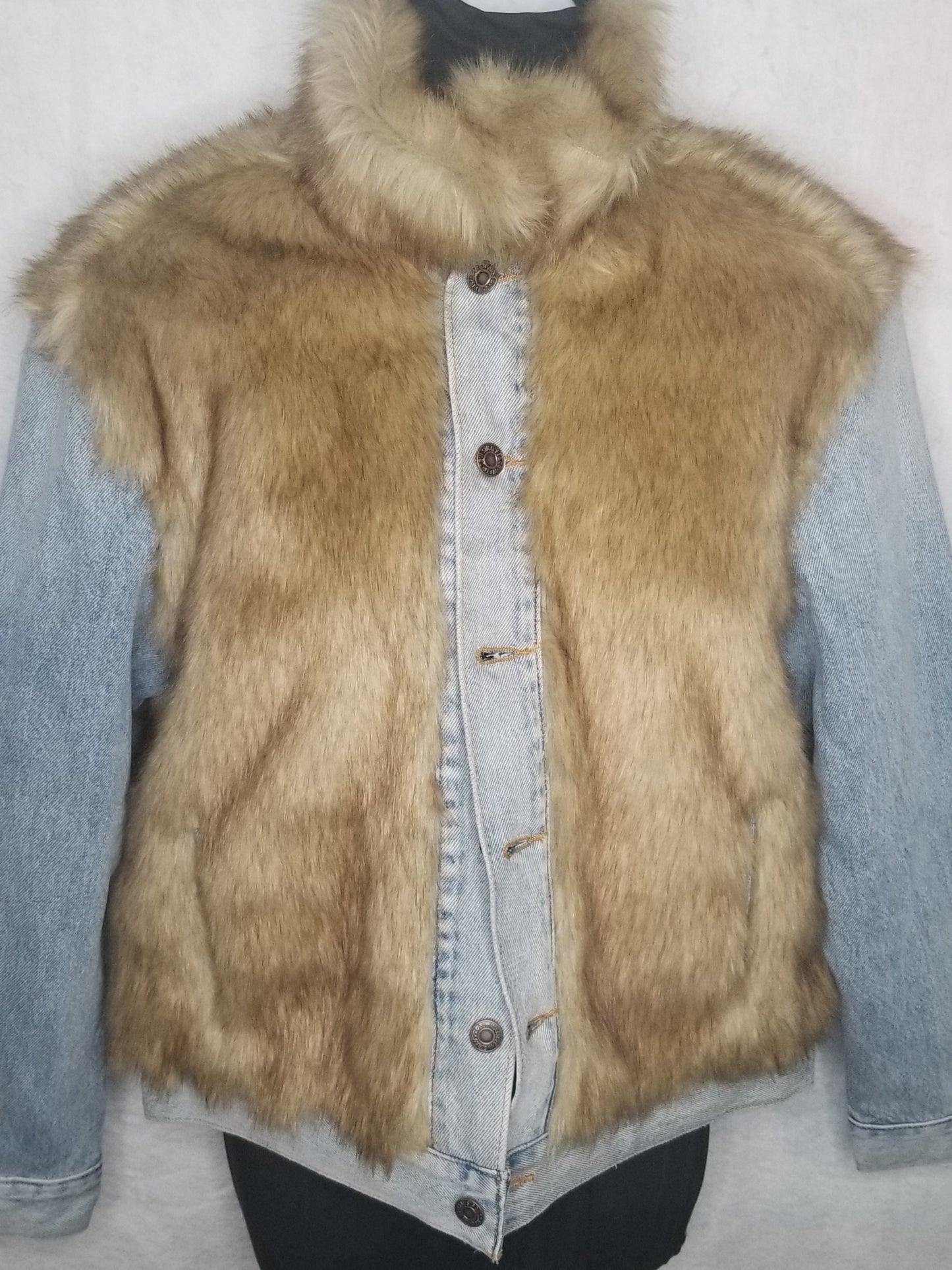 Levi's Jean Jacket With Faux Fur Size small