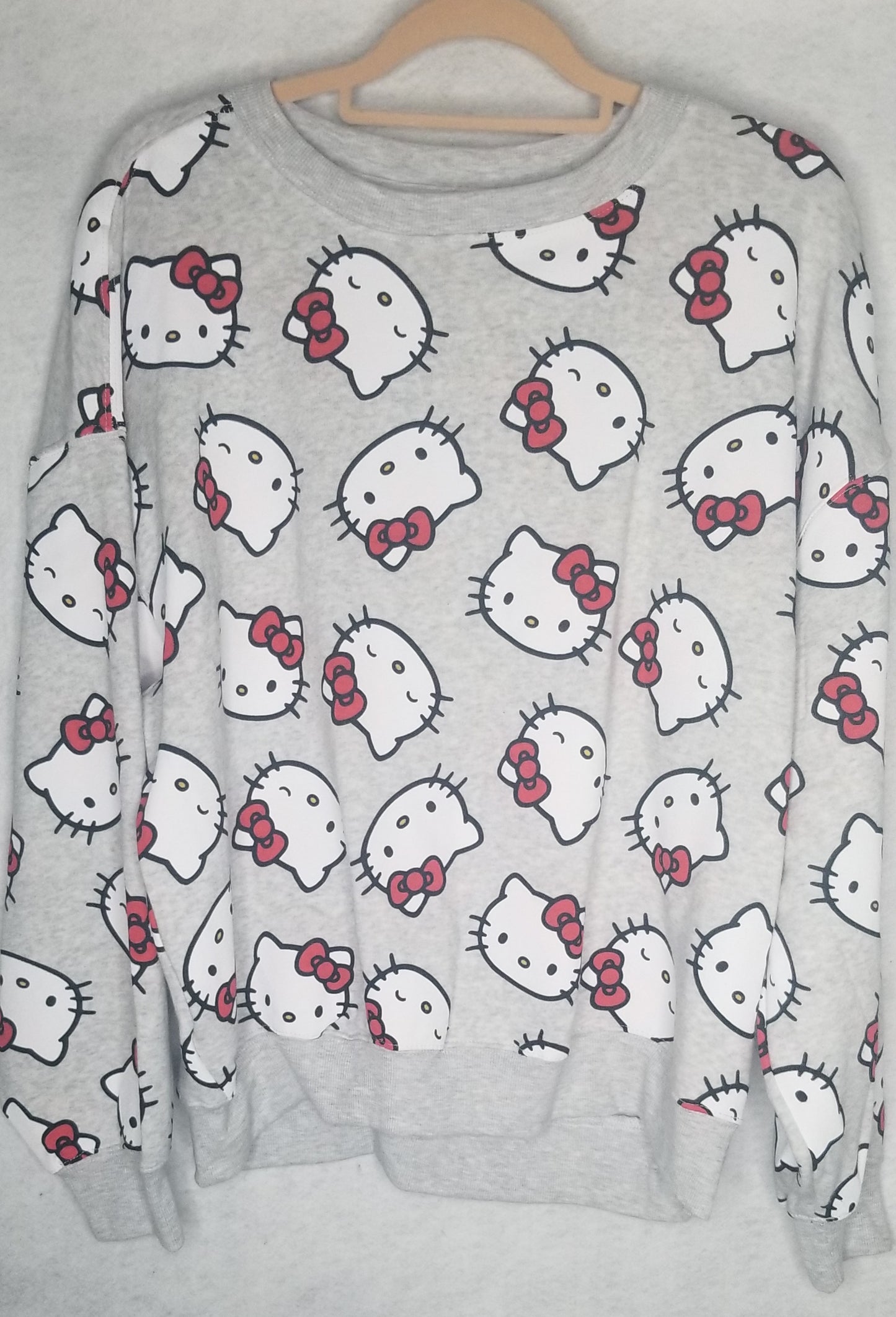Hello Kitty Gray Sweatshirt Size M