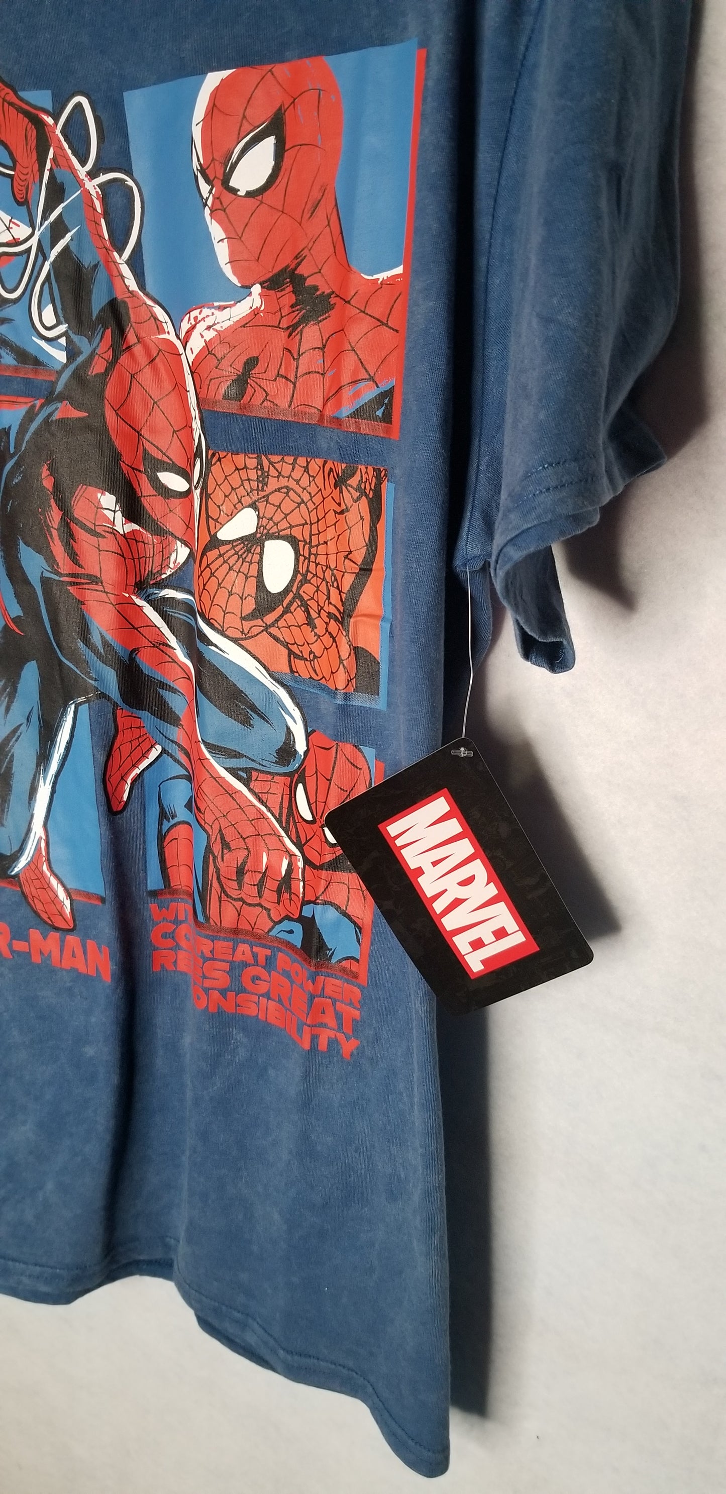 Spider Man Men's  T-shirt Size