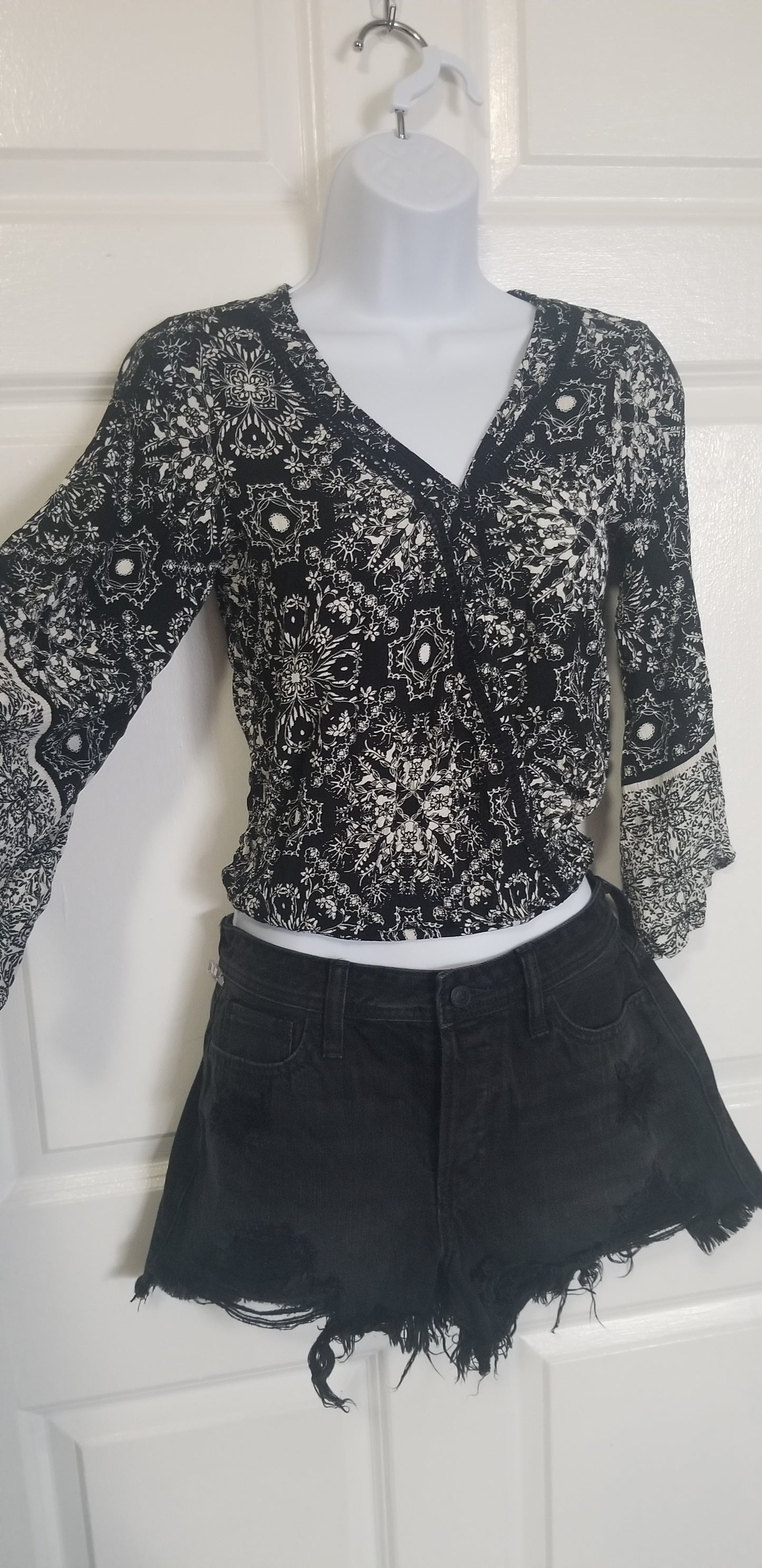 Xhiliration Crop Top with Black Floral Pattern and Bell Sleeves Women's size S