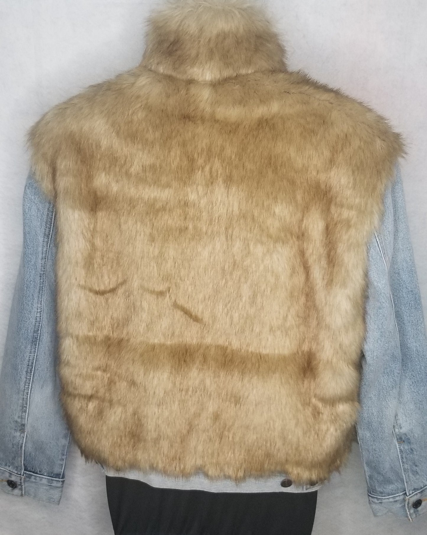 Levi's Jean Jacket With Faux Fur Size small